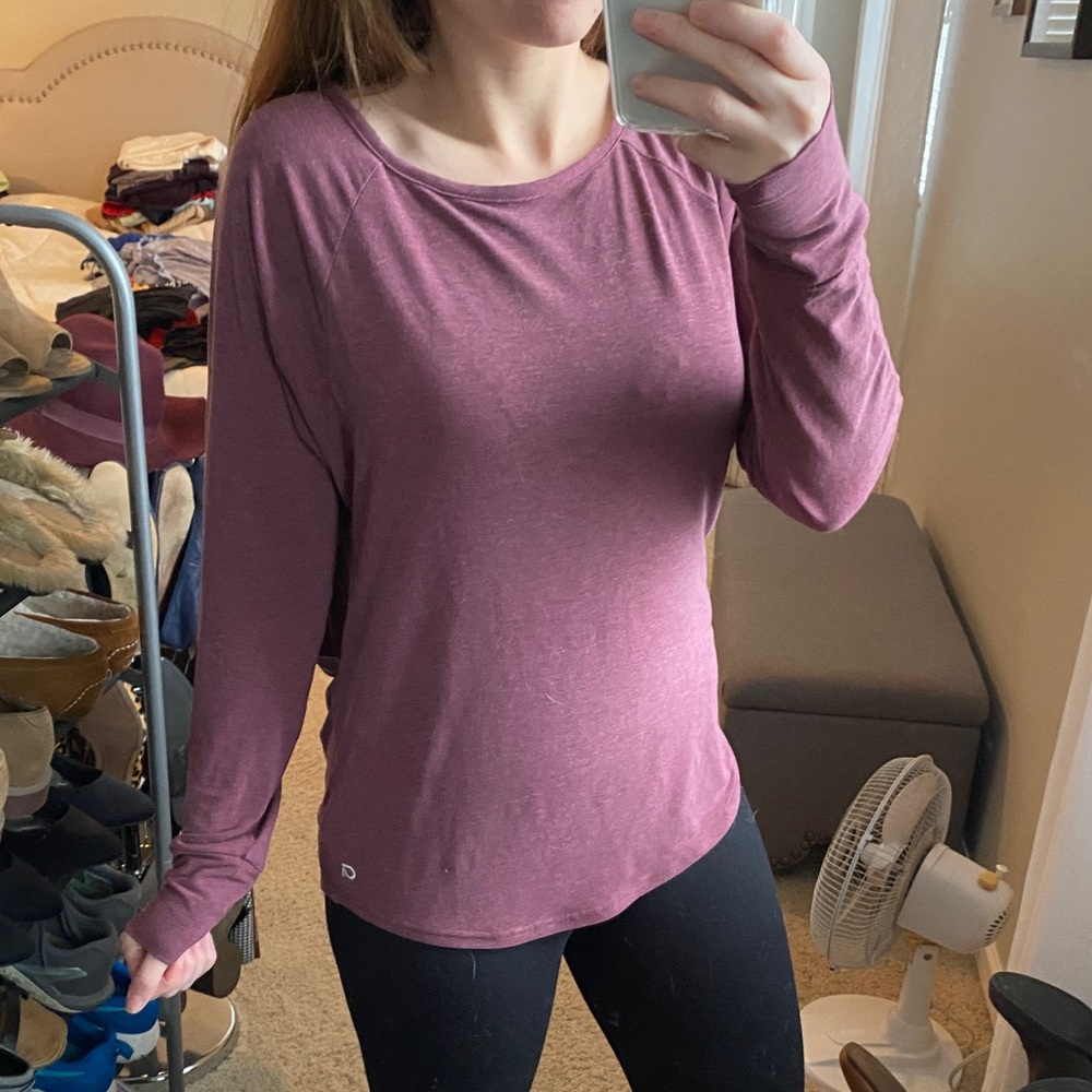 Gap fit breath shirt